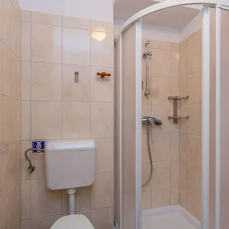 Apartment Mit Grossem Pool, Schlafzimmer, Waschmaschine, Klima, Wlan, Observatorium, Volleyballplatz, Tischtennis Und Kicker *
