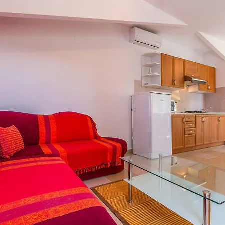 Apartment Mit Grossem Pool, Schlafzimmer, Waschmaschine, Klima, Wlan, Observatorium, Volleyballplatz, Tischtennis Und Kicker *