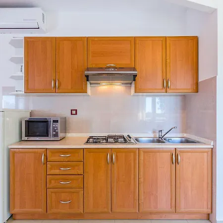 Apartment Mit Grossem Pool, Schlafzimmer, Waschmaschine, Klima, Wlan, Observatorium, Volleyballplatz, Tischtennis Und Kicker
